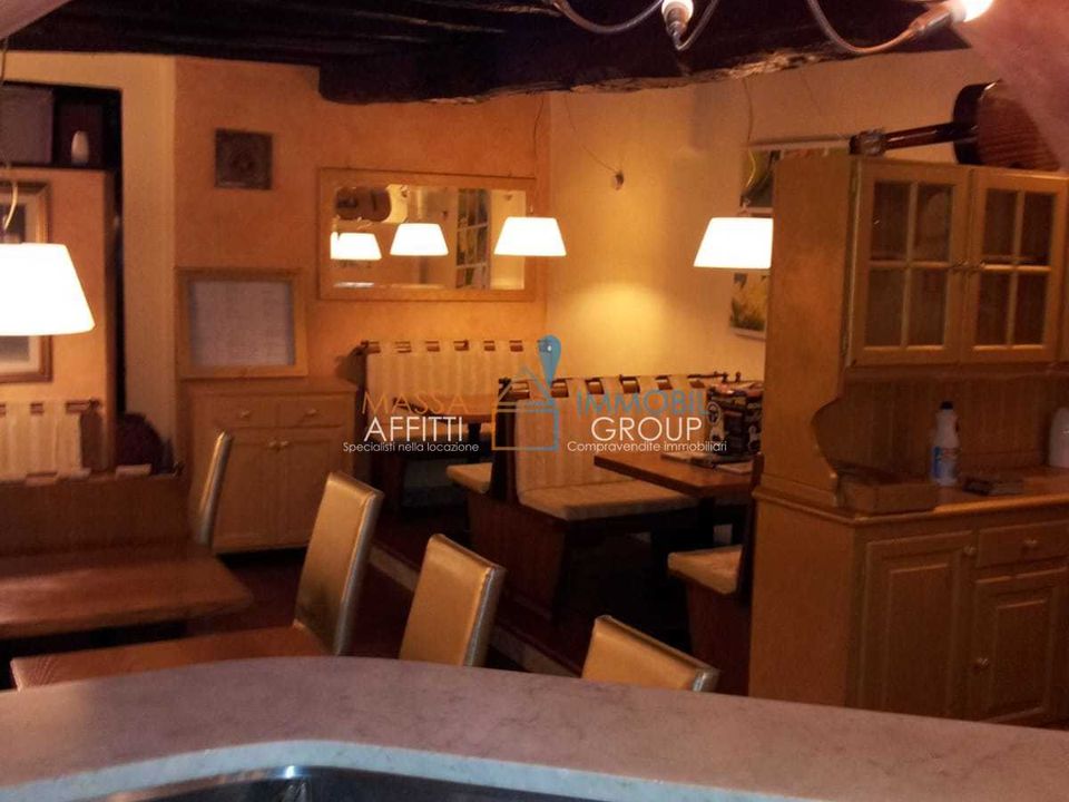 Erhvervsejendom i Carrara, Massa and Carrara - foto 1