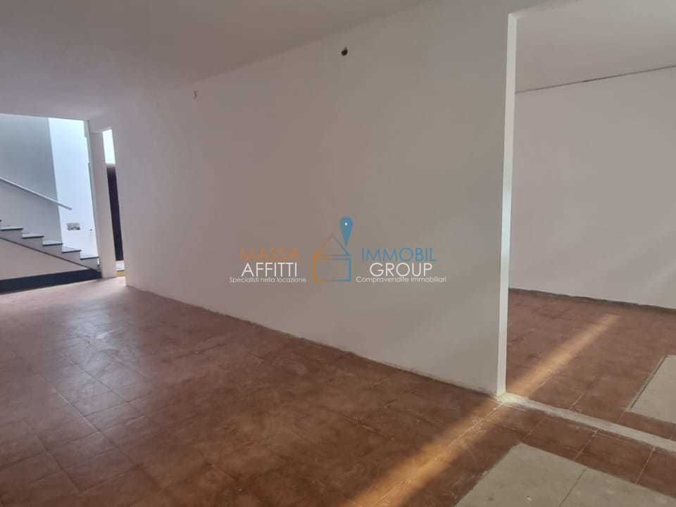 Erhvervsejendom i Carrara, Massa and Carrara - foto 2
