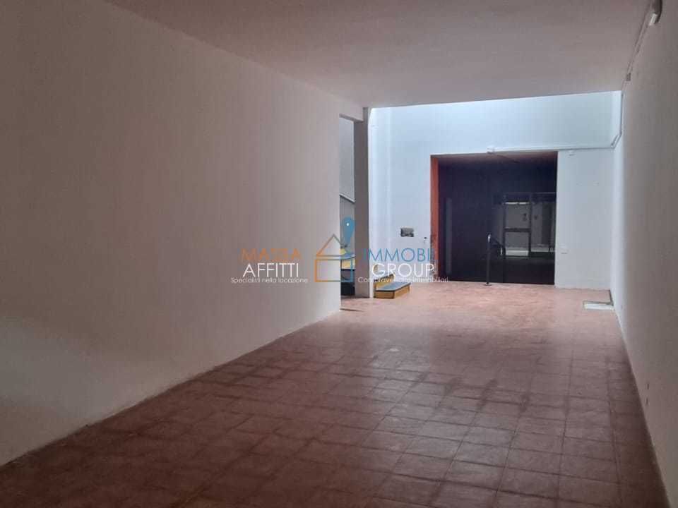 Erhvervsejendom i Carrara, Massa and Carrara - foto 5