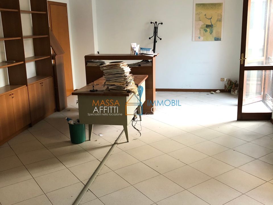 Erhvervsejendom i Montignoso, Massa and Carrara - foto 1