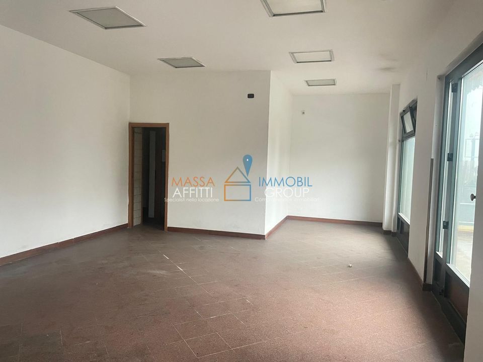 Erhvervsejendom i Massa, Massa and Carrara - foto 1