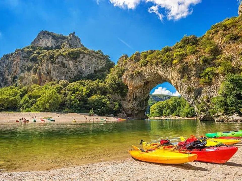 Erhvervsejendom i Ruoms, Ardeche - foto 1