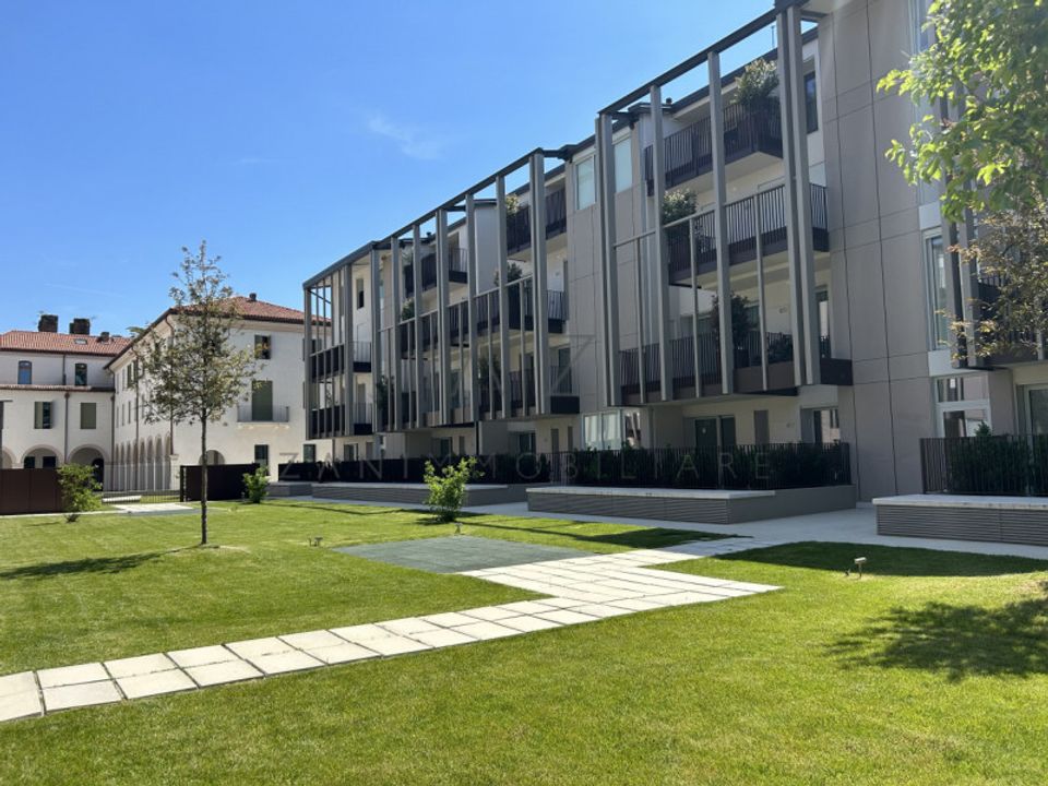 Erhvervsejendom i Castelfranco Veneto, Treviso - foto 3