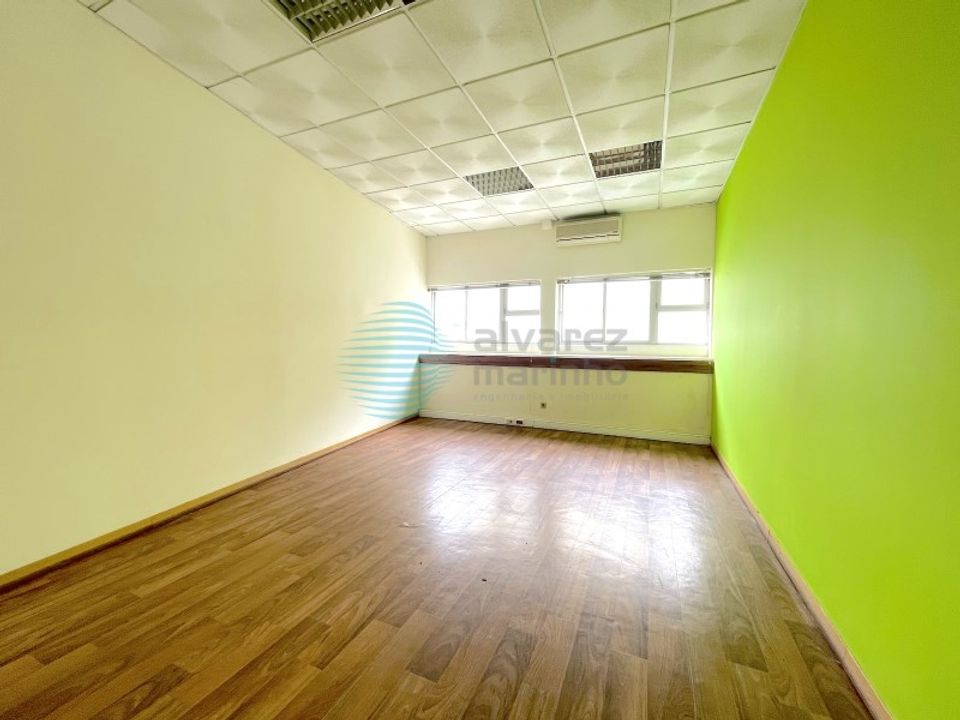L'establiment comercial a Matacaes, Lisbon - foto 5