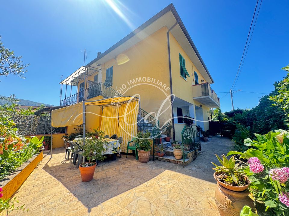 Casa de pueblo en Massa, Massa and Carrara - foto 1