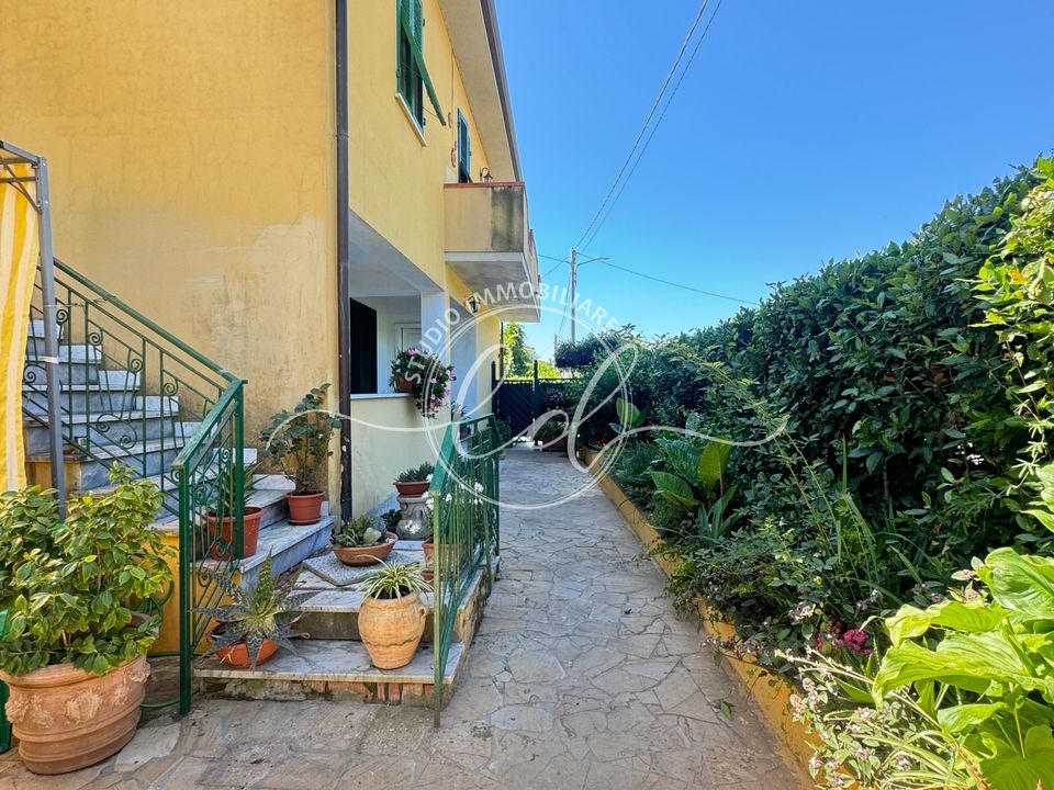 Casa de pueblo en Massa, Massa and Carrara - foto 4