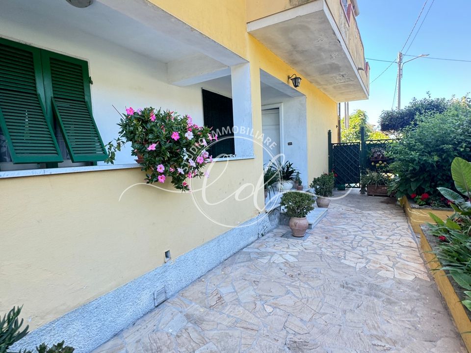Casa de pueblo en Massa, Massa and Carrara - foto 5