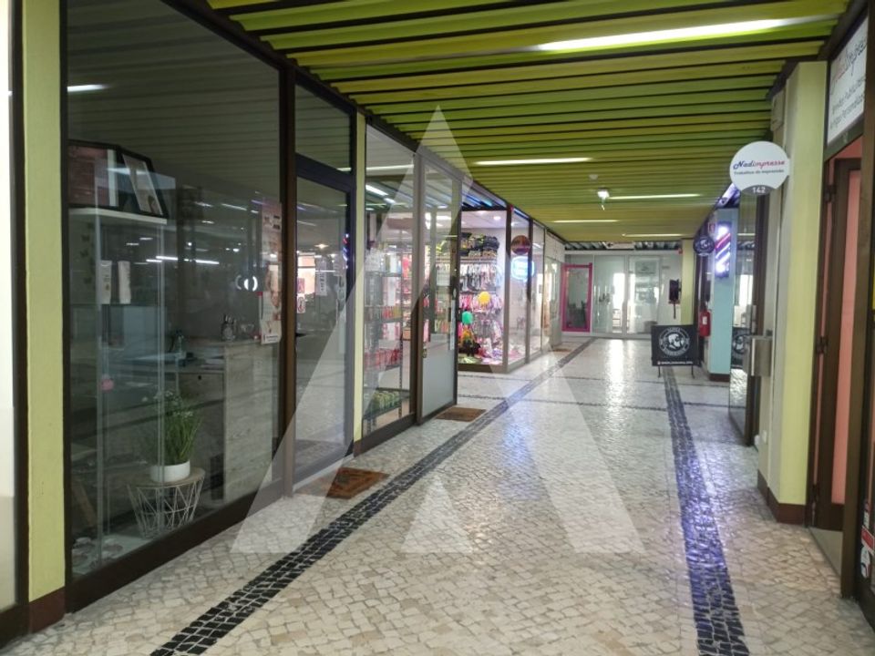 Erhvervsejendom i Leiria, Leiria - foto 1