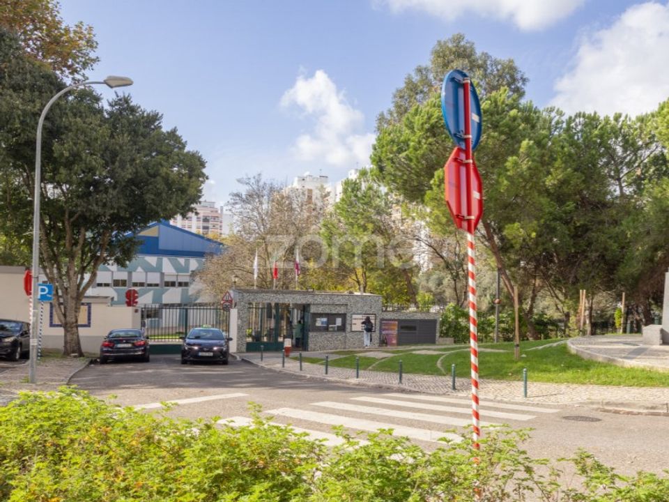 Erhvervsejendom i Carnaxide, Lisbon - foto 4