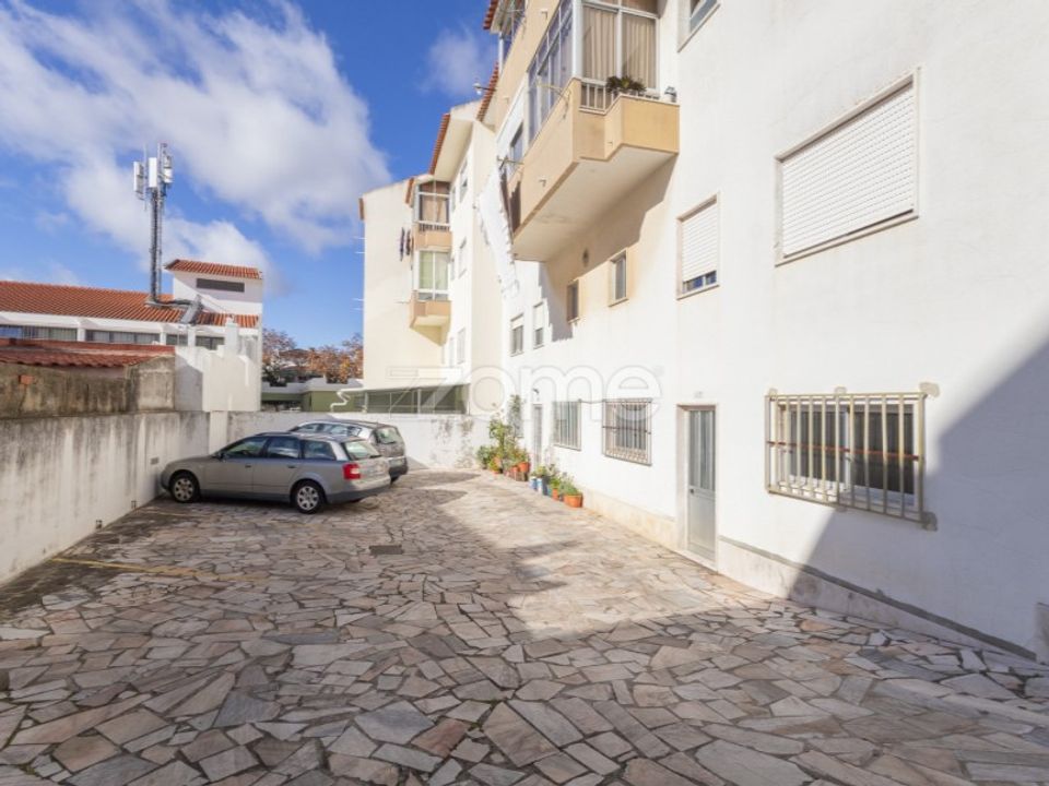 Erhvervsejendom i Sao Domingos de Rana, Lisbon - foto 1
