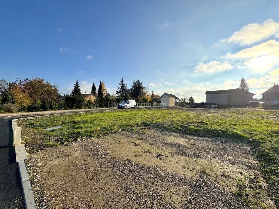 Helårsgrund i Saint-Sorlin-de-Morestel, Isere - foto 1