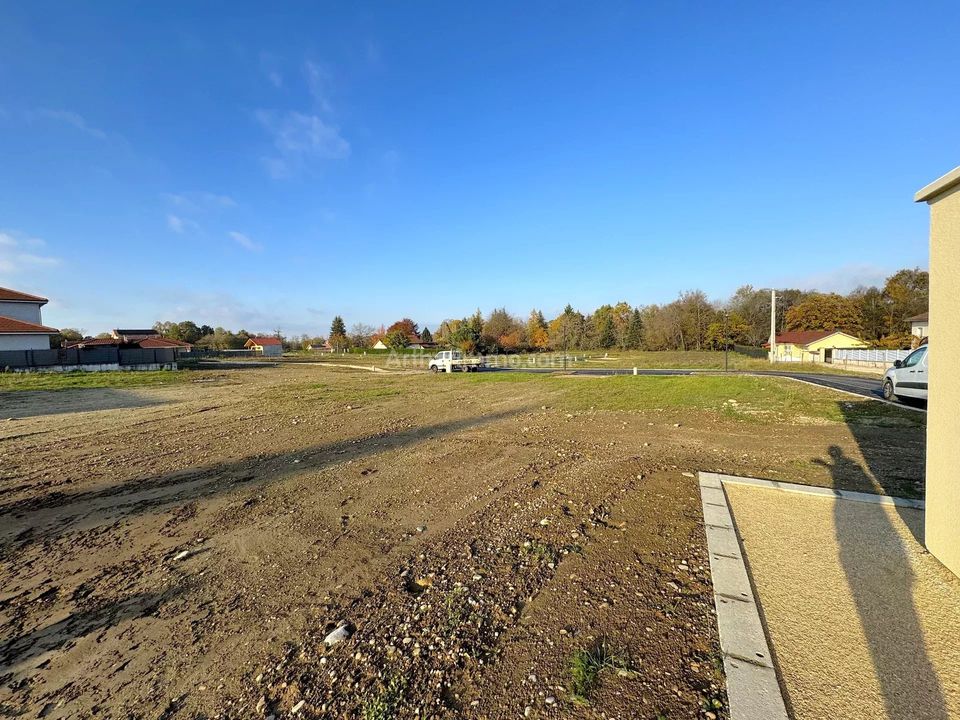 Helårsgrund i Saint-Sorlin-de-Morestel, Isere - foto 3