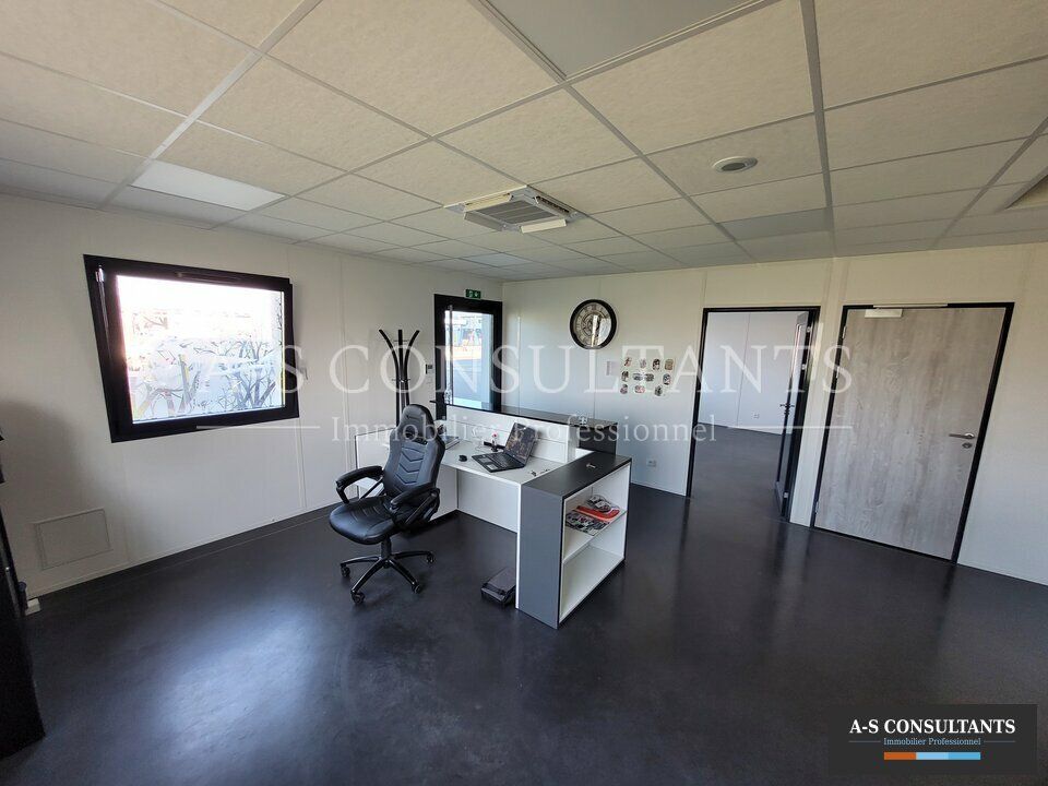 Commercial property in Marcilloles, Isere - photo 3