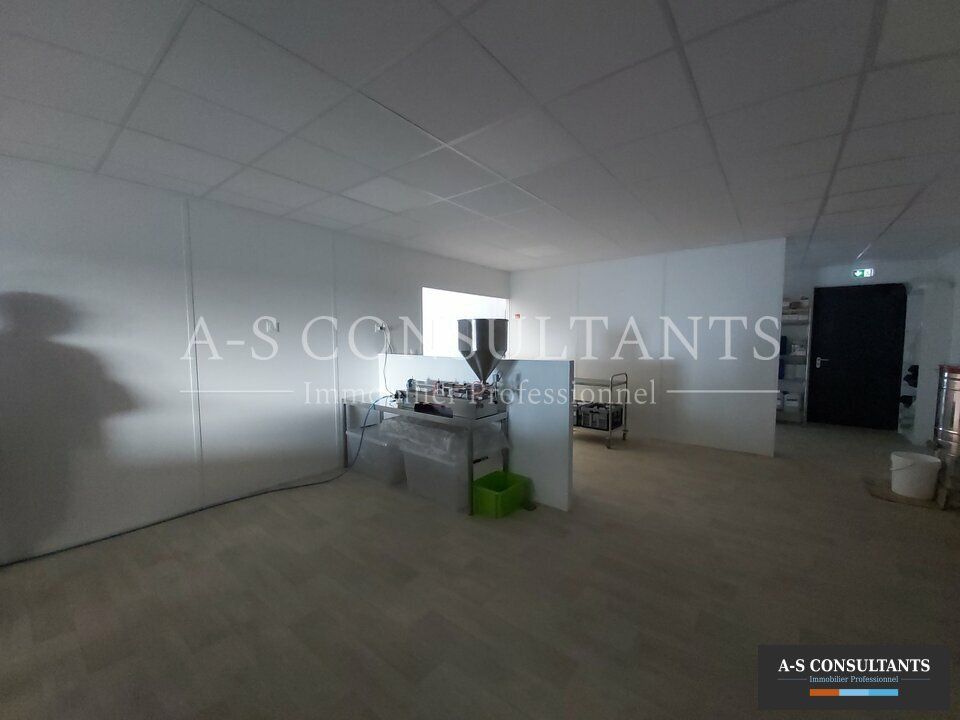 Commercial property in Marcilloles, Isere - photo 4