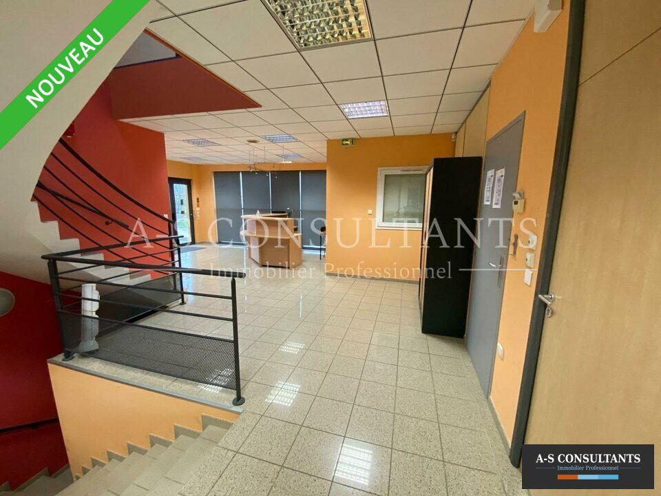 Commercial property in Chabeuil, Drome - photo 1
