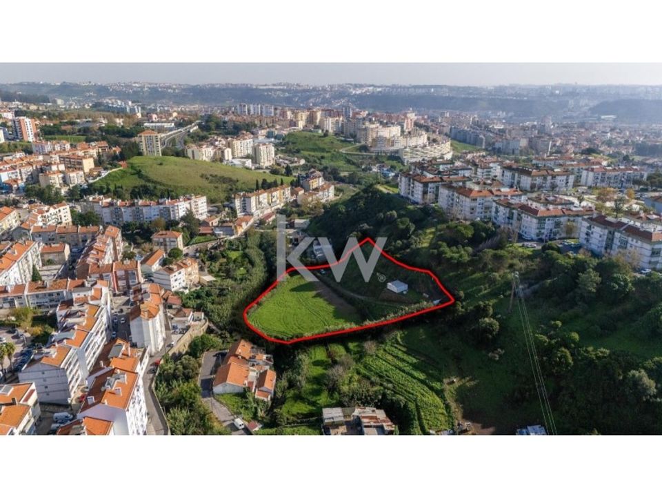 Helårsgrund i Odivelas, Lisbon - foto 1
