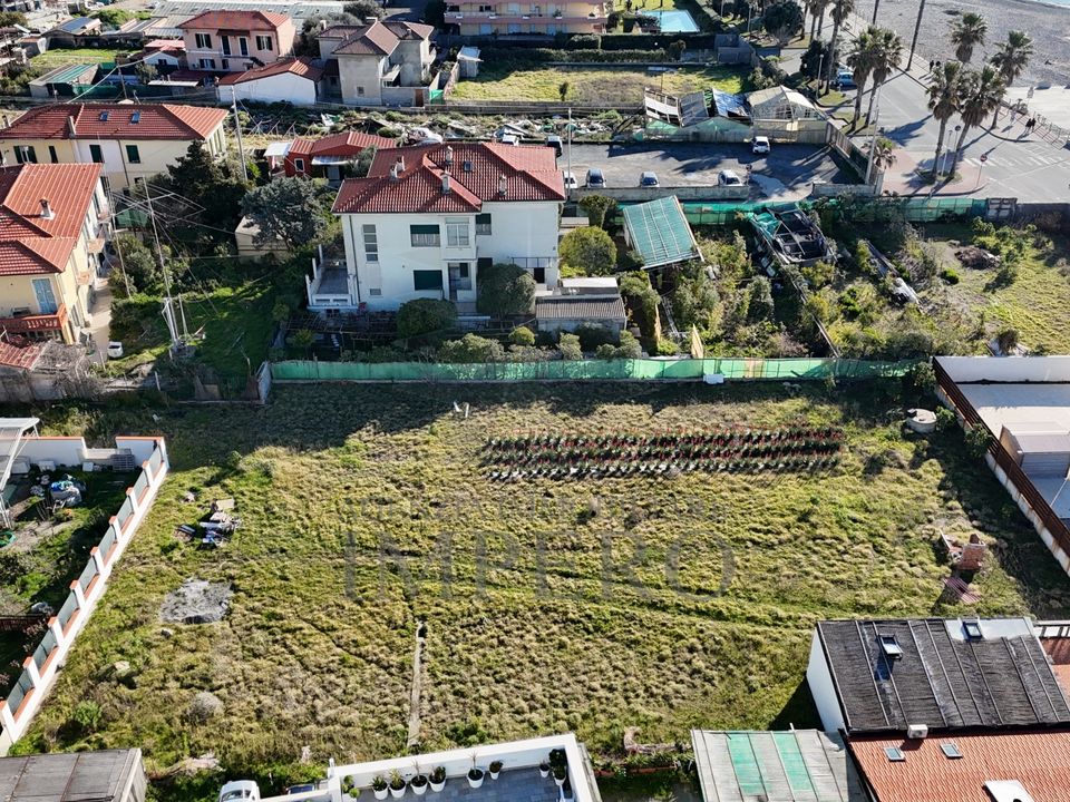 Erhvervsejendom i Vallecrosia, Imperia - foto 1
