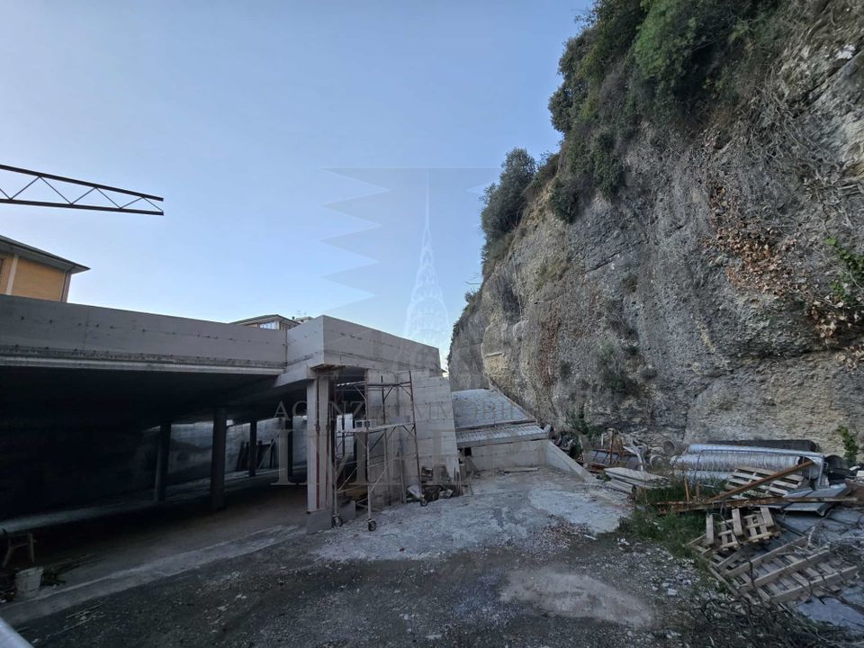 Erhvervsejendom i Ventimiglia, Imperia - foto 2