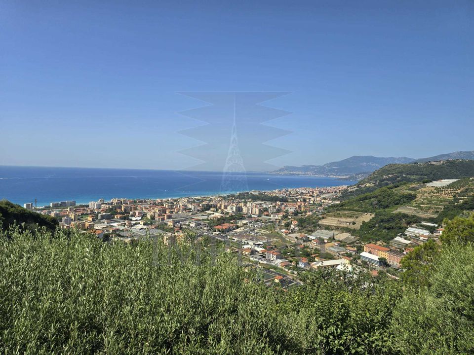 Villa i Vallecrosia, Imperia - foto 1