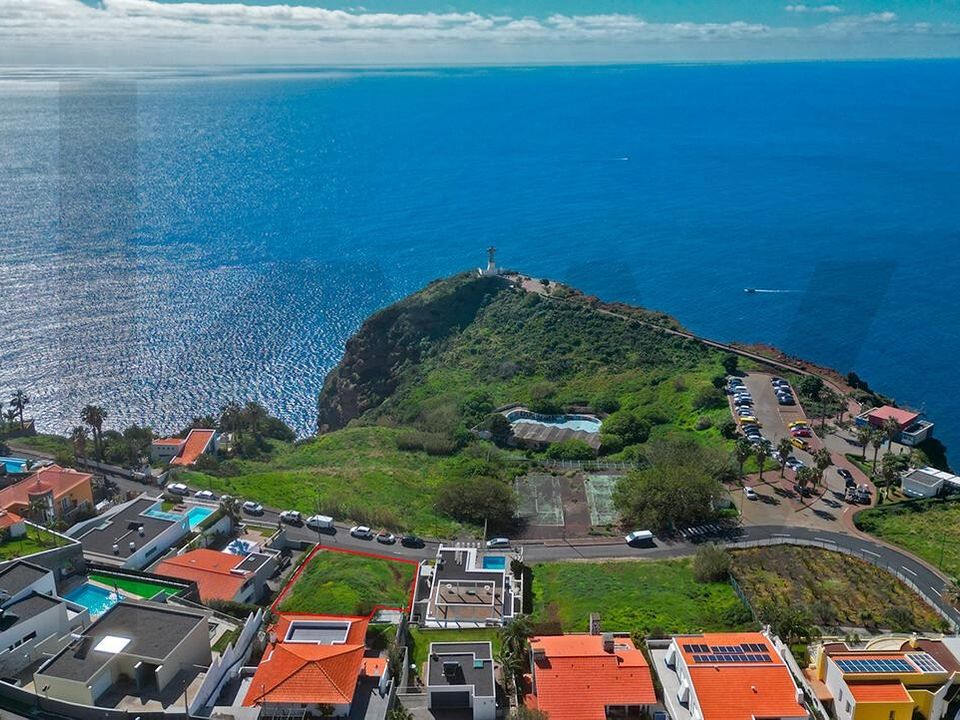 Helårsgrund i Santa Cruz, Madeira - foto 1