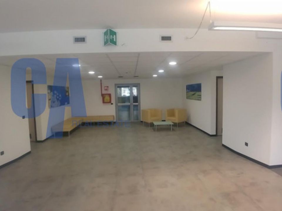 Erhvervsejendom i Cassina de' Pecchi, Milan - foto 1