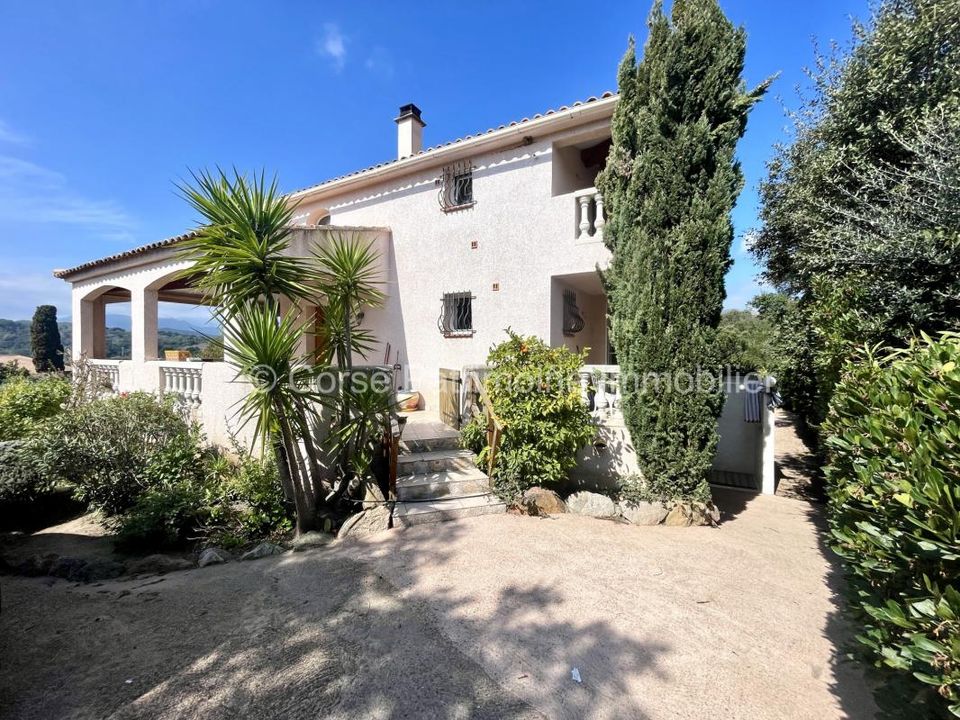 Villa i Ste.-Lucie-de Porto-Vecchio, Corse-du-Sud - foto 1