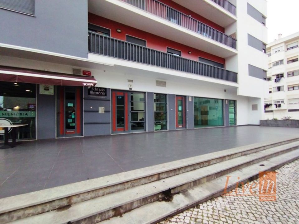 Erhvervsejendom i Odivelas, Lisbon - foto 1