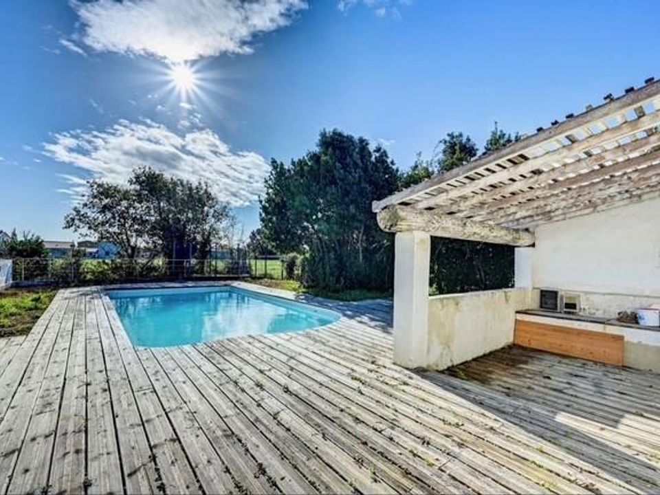 Villa in Arles, Bouches-du-Rhone - foto 1