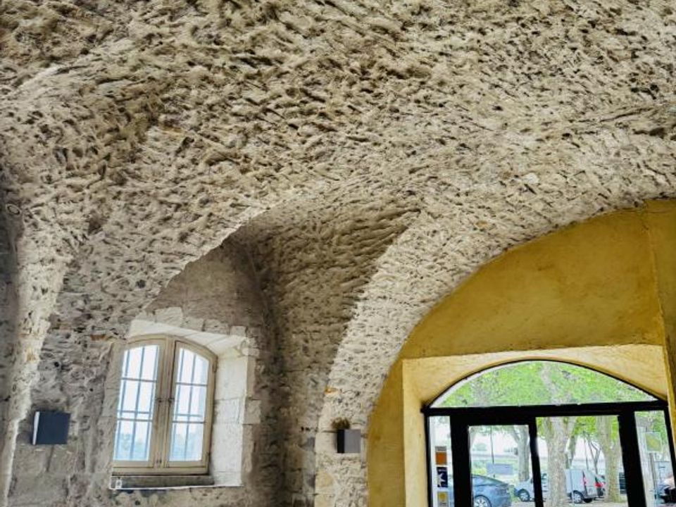 Erhvervsejendom i Bourg-Saint-Andéol, Ardeche - foto 2