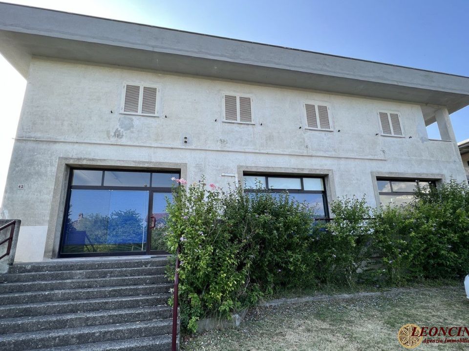 Erhvervsejendom i Pontremoli, Massa and Carrara - foto 2