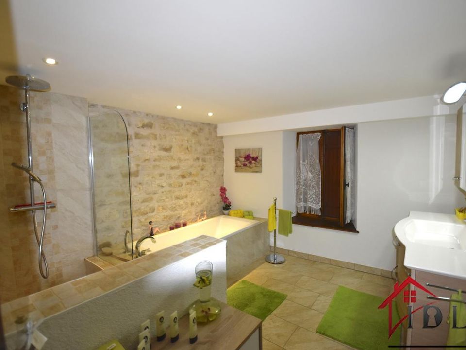 Landsbyhus i Pompierre-sur-Doubs, Doubs - foto 4