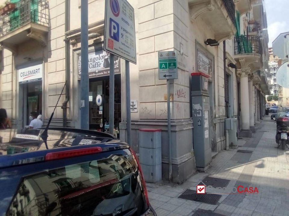 Erhvervsejendom i Messina, Messina - foto 1