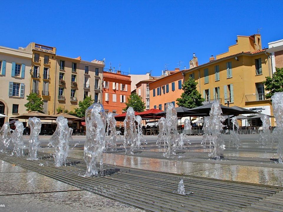 Propriedade comercial em Perpignan, Pyrenees-Orientales - foto 1