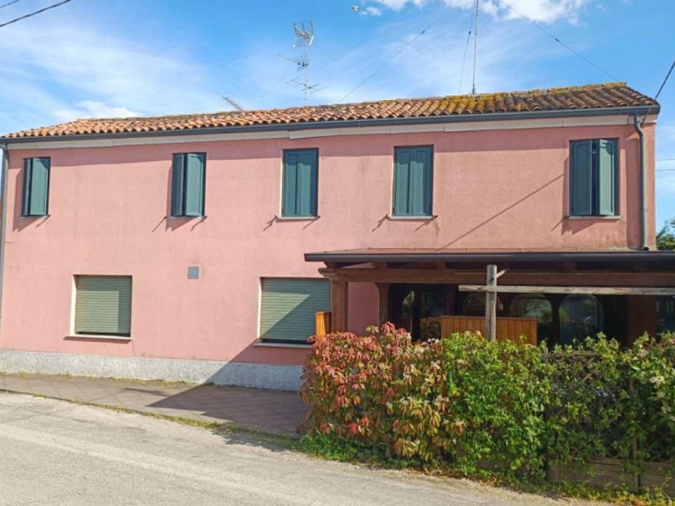Erhvervsejendom i Rovigo, Rovigo - foto 1
