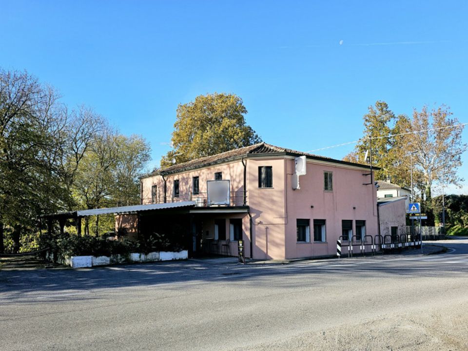 Erhvervsejendom i Cinto Euganeo, Padua - foto 1