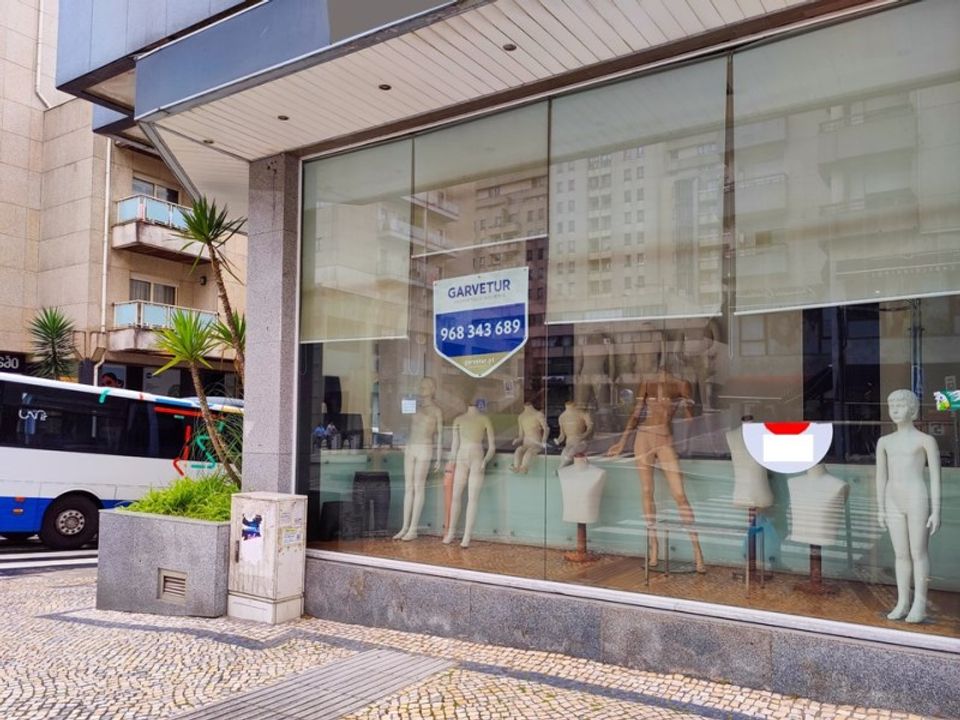 Erhvervsejendom i Sao Joao da Madeira, Aveiro - foto 2