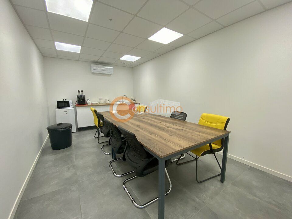 Commercial property in Montussan, Gironde - photo 4