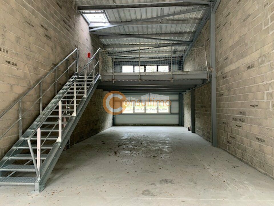 Commercial property in Montussan, Gironde - photo 1
