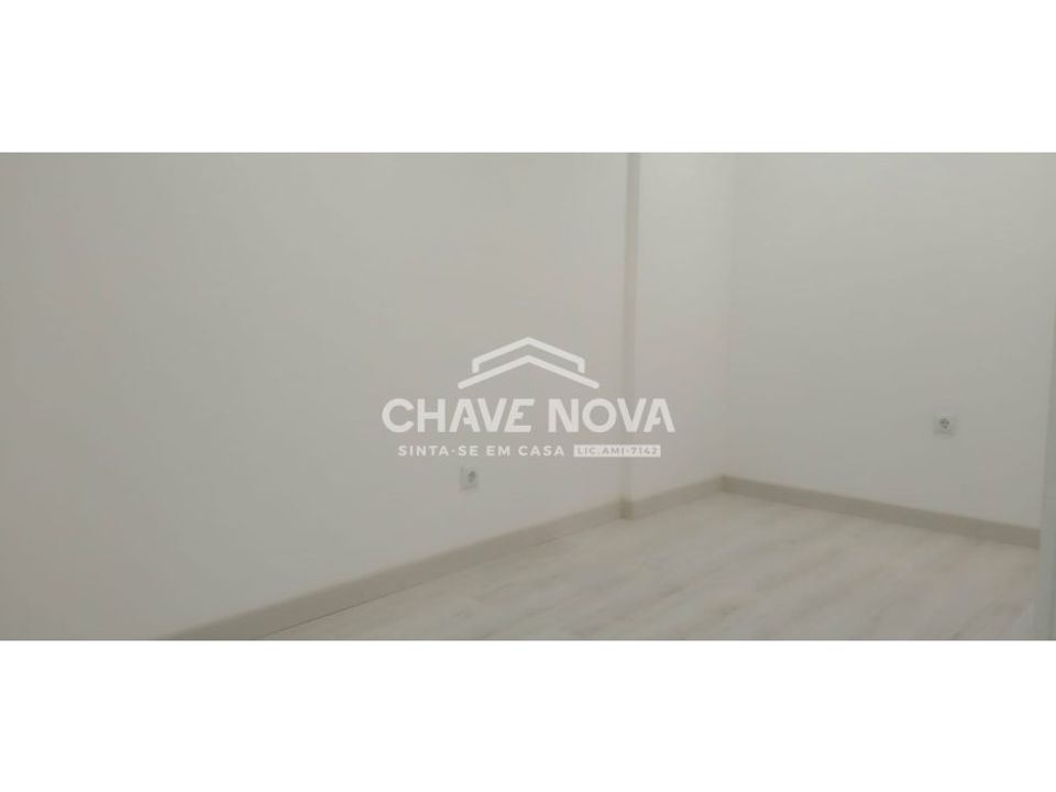 Erhvervsejendom i Corroios, Setubal - foto 5