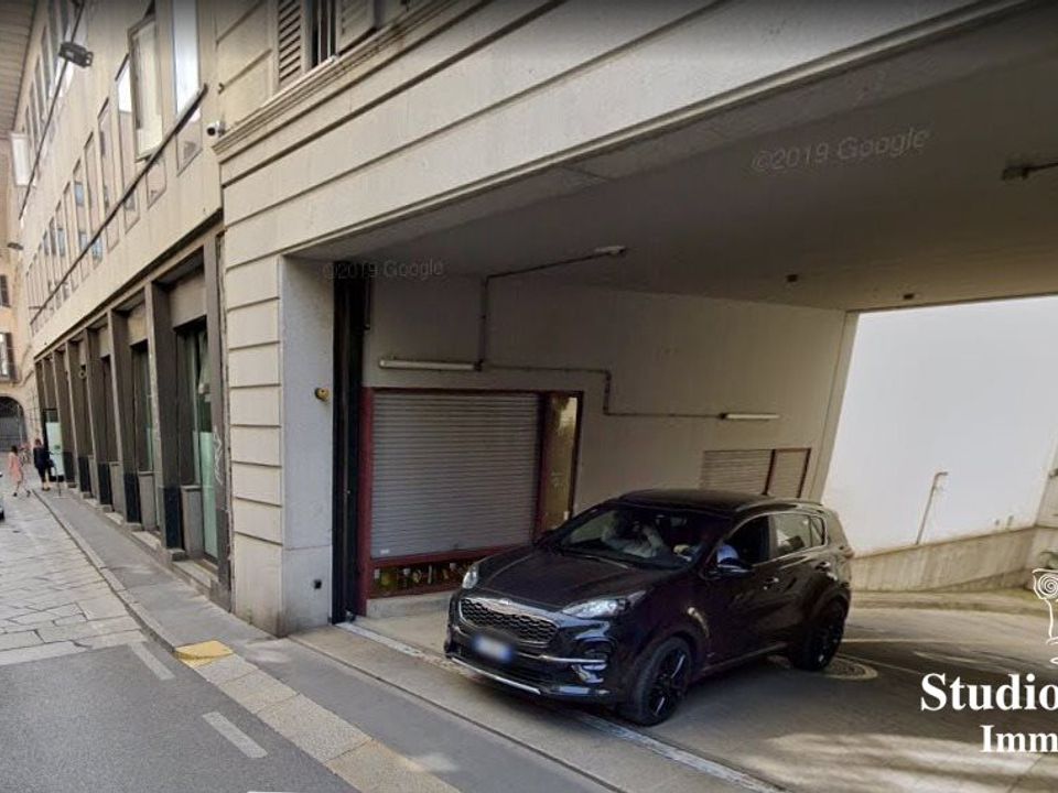 Parkeringsplads i Milan, Milan - foto 1