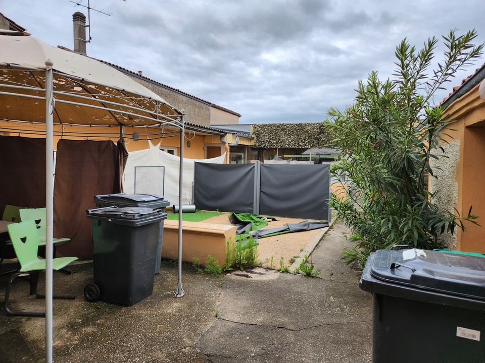 Erhvervsejendom i Colayrac-Saint-Cirq, Lot-et-Garonne - foto 1