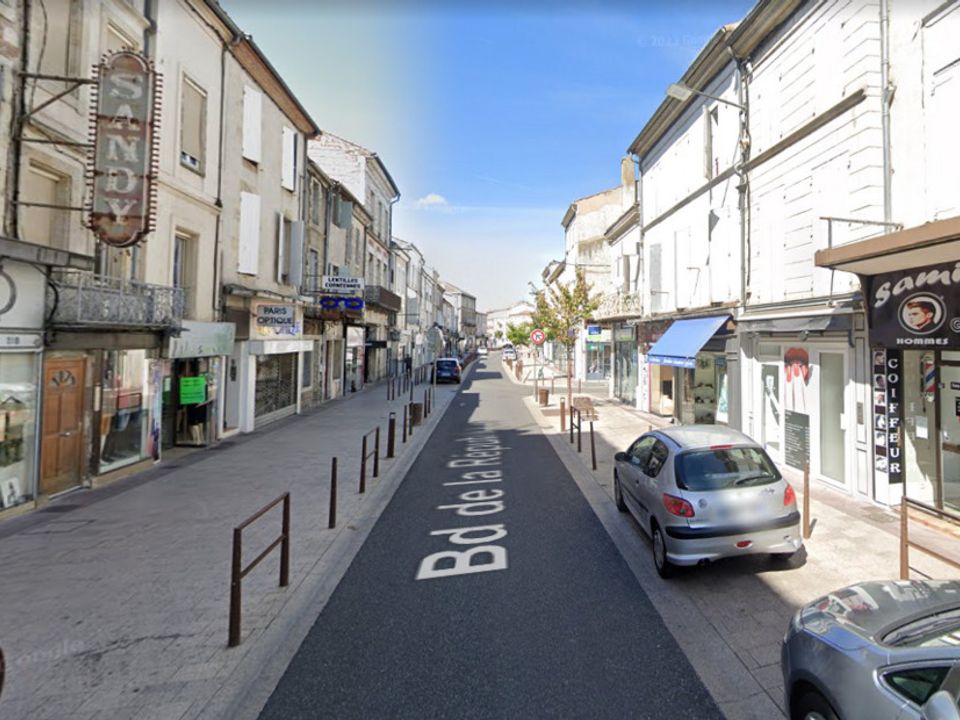Erhvervsejendom i Agen, Lot-et-Garonne - foto 1
