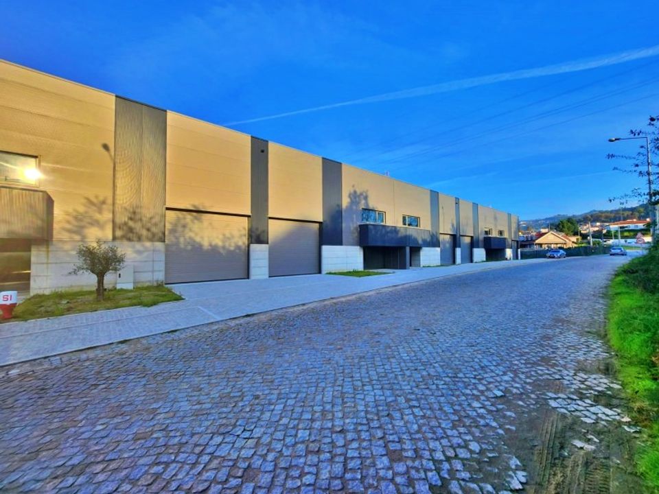 Erhvervsejendom i Marco de Canaveses, Porto - foto 4