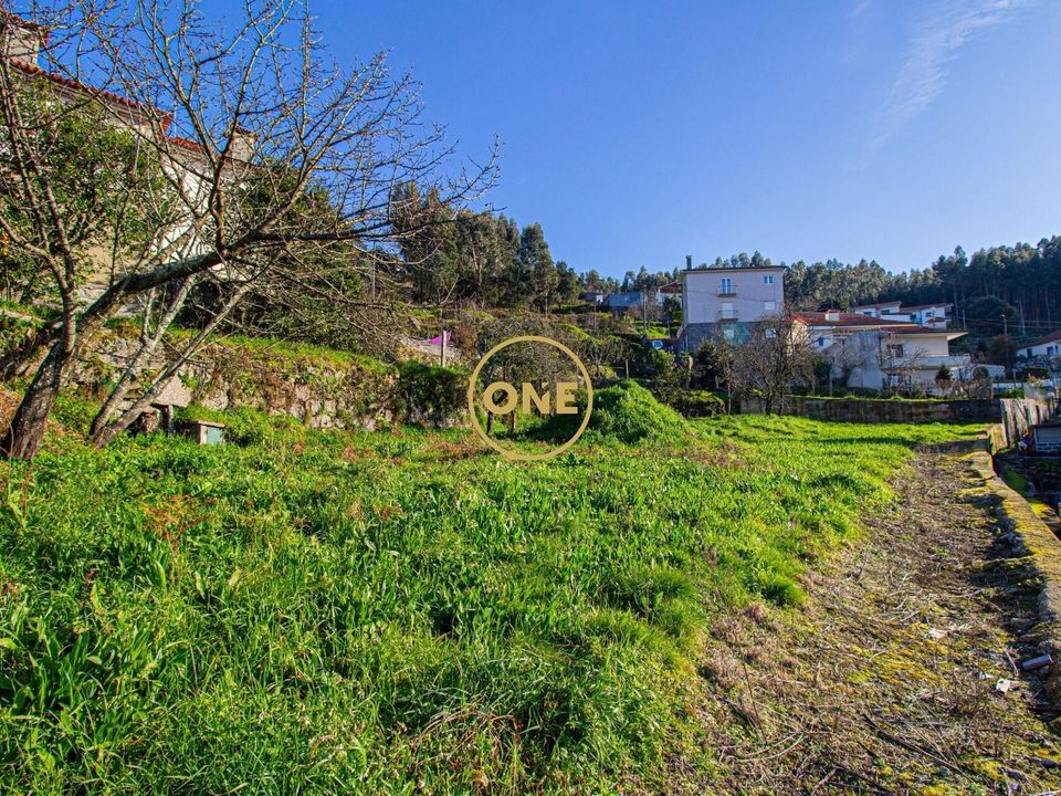 Helårsgrund i Santo Tirso, Porto - foto 1