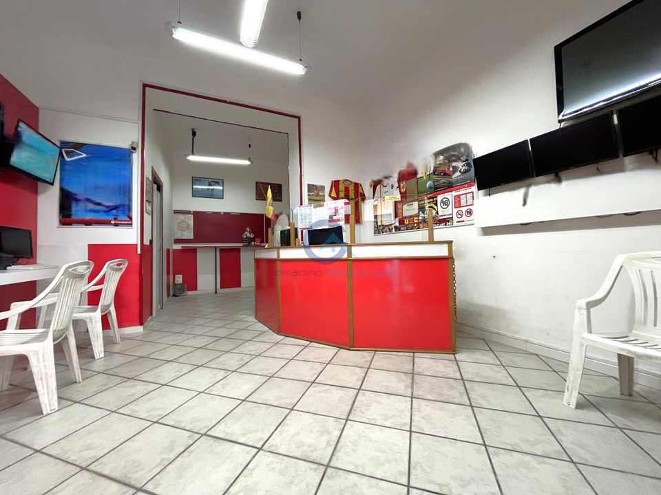 Erhvervsejendom i Catanzaro, Catanzaro - foto 1