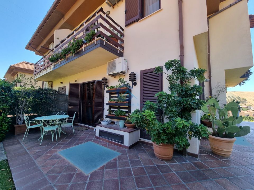 Villa en Catanzaro, Catanzaro - foto 1