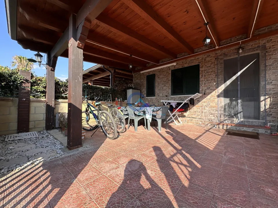 Villa i Simeri Crichi, Catanzaro - foto 1
