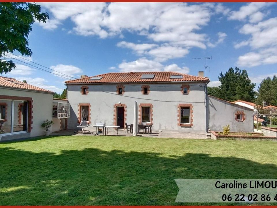 Villa in Cholet, Maine-et-Loire - foto 1