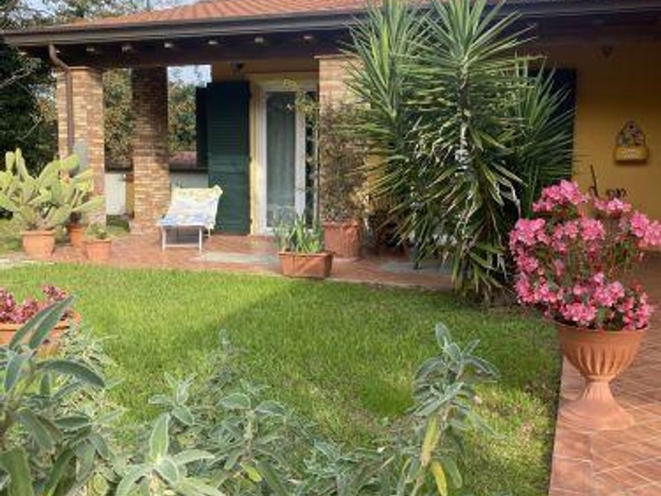 Villa i Castelnuovo Magra, La Spezia - foto 1