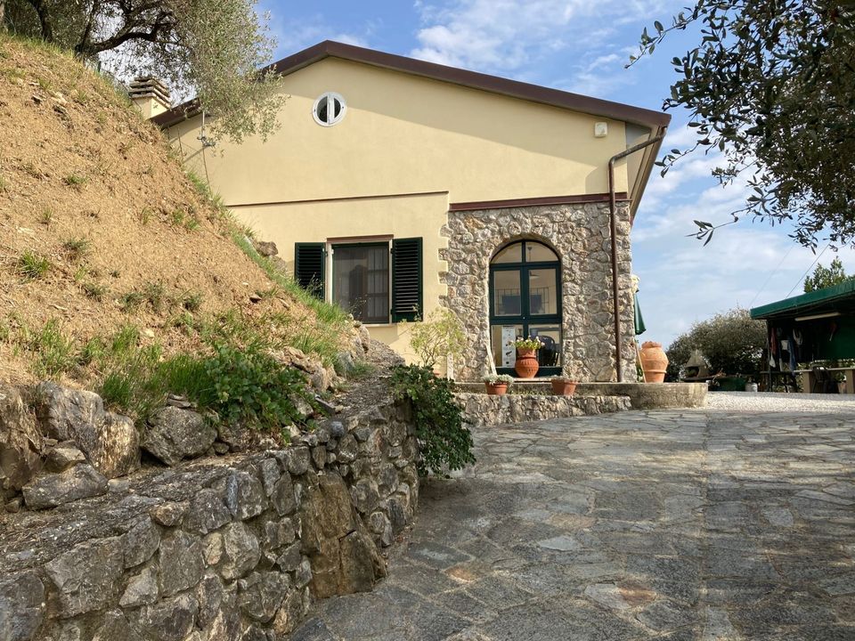 Villa i Castelnuovo Magra, La Spezia - foto 1